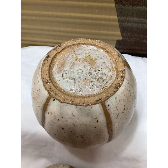 Vintage Studio Pottery Stoneware Jar With Lid Artist Signed Pumpkin Look Heavy - Picture 6 of 13